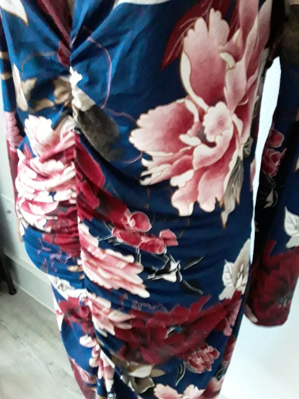 VENUS navy floral criss cross back ruched wait midi dress size XL - Picture 4 of 13